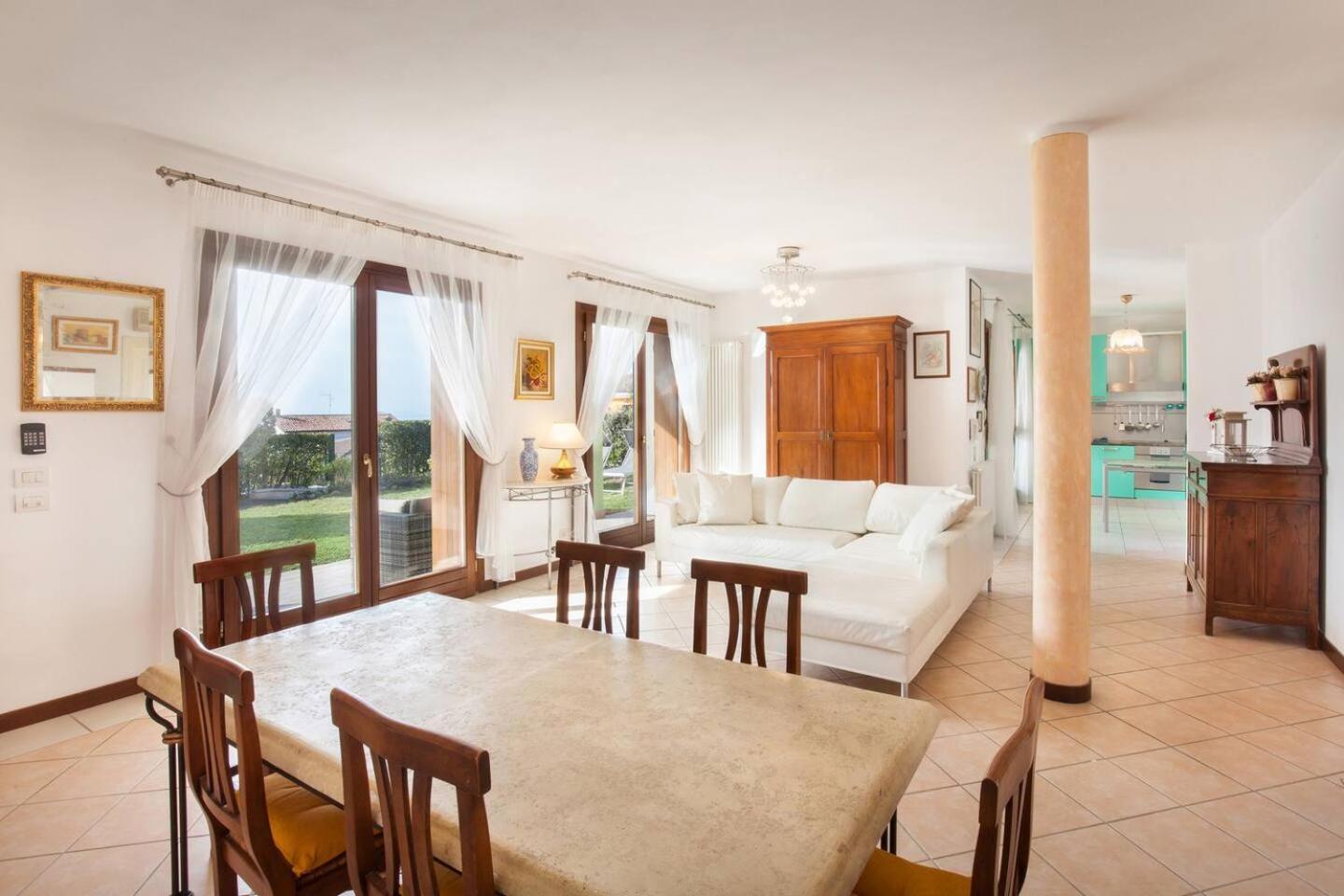 Regina Gardesana Villa ภายนอก รูปภาพ